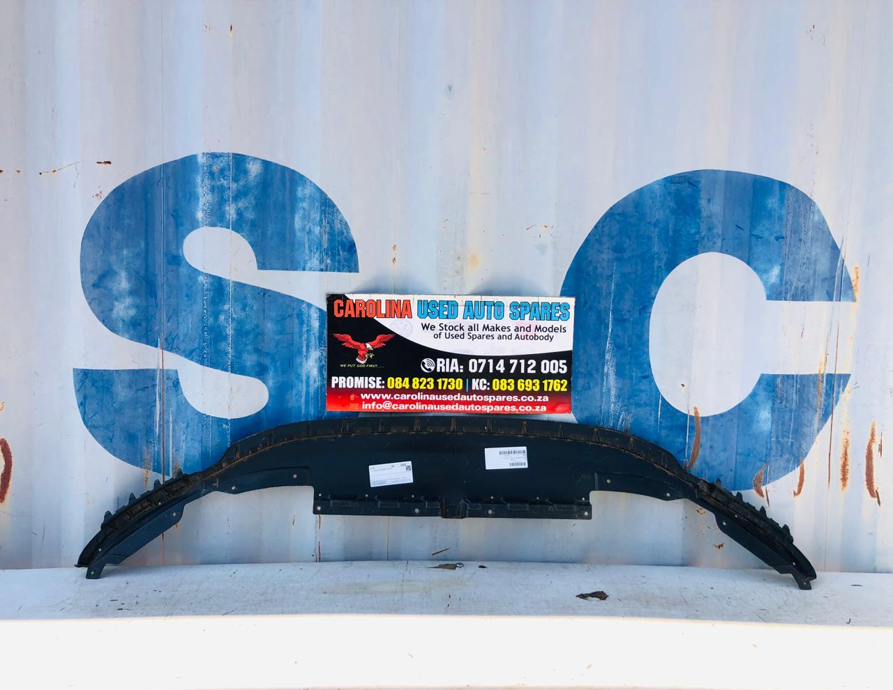 VW Tiguan MK2 R-line front bumper spoiler (2015) - Private Seller
