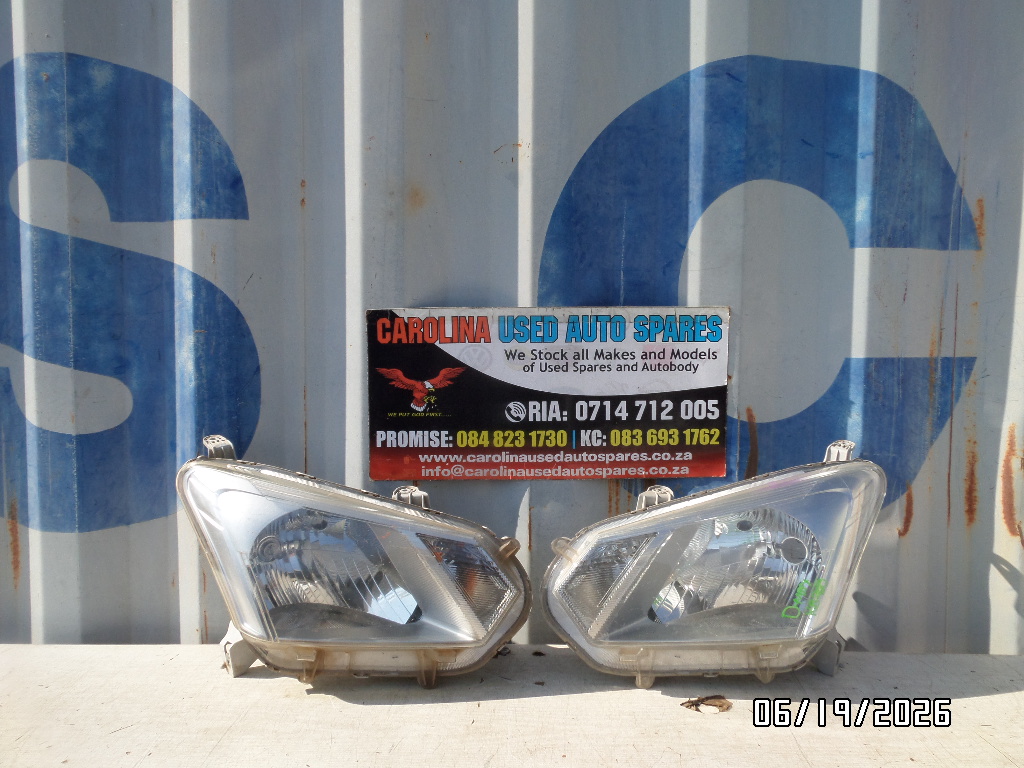 Isuzu D-max left and right side headlight (2016-2020) - Private Seller Isuzu D-max left and right side headlight (2016-2020) - Private Seller
