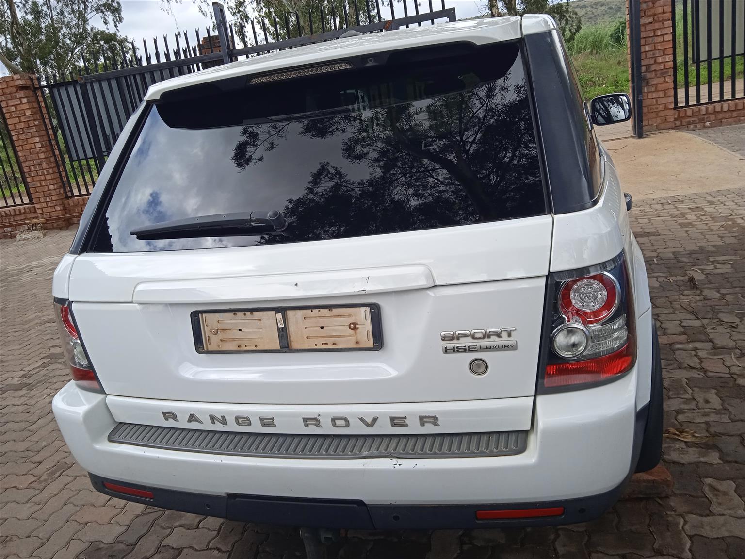 Stripping for spares  Range Rover Sports HSE Luxury 2010 - Private Seller