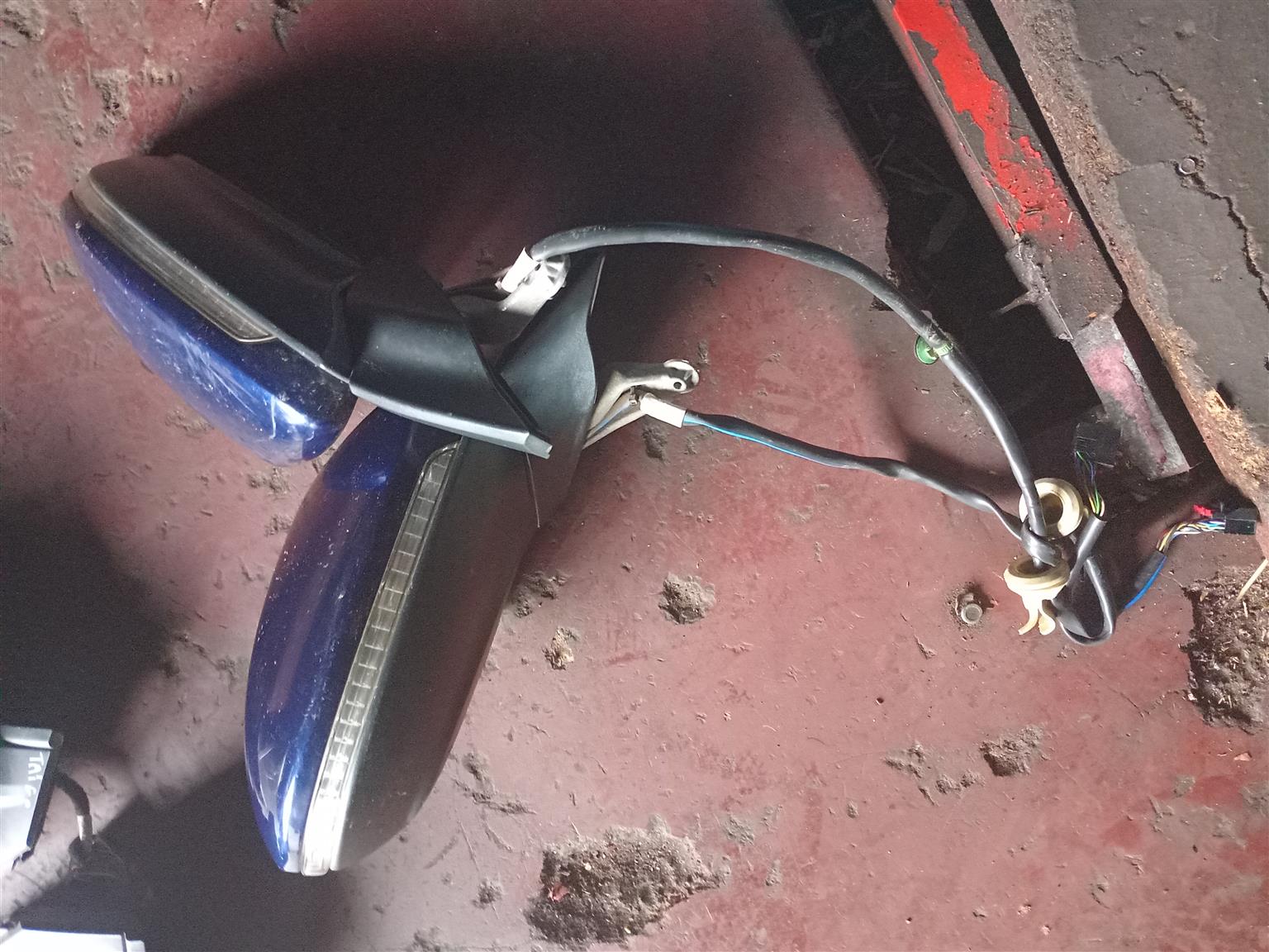 Vw Golf 7 Tsi both side mirrors - Private Seller Vw Golf 7 Tsi both side mirrors - Private Seller