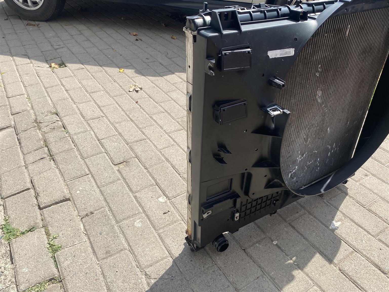 2015 RANGE ROVER VOGUE SPORT L405 RADIATOR AND FAN SHROUD FOR SALE. IN EXCELLENT - Private Seller 2015 RANGE ROVER VOGUE SPORT L405 RADIATOR AND FAN SHROUD FOR SALE. IN EXCELLENT - Private Seller