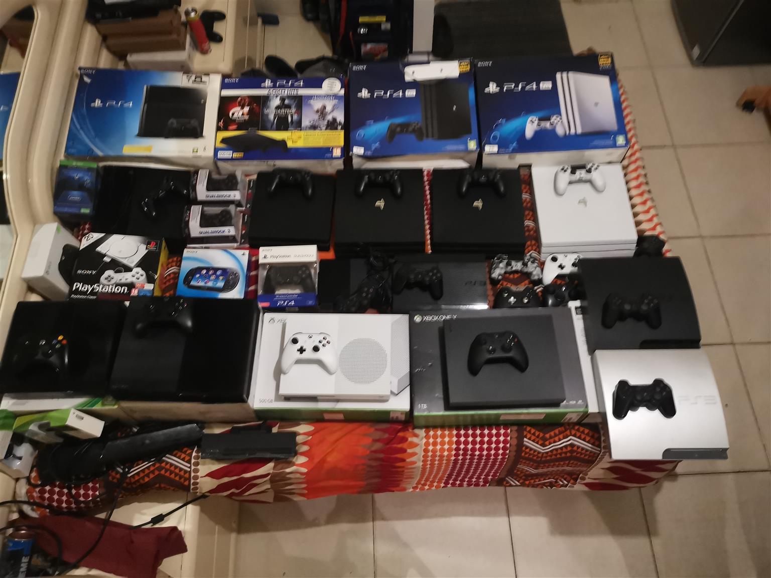 All Gaming Consoles JHB 2022 Pricelist 1. Ps4 R4500 2. Ps4 slim R4999 3. Ps4 pro