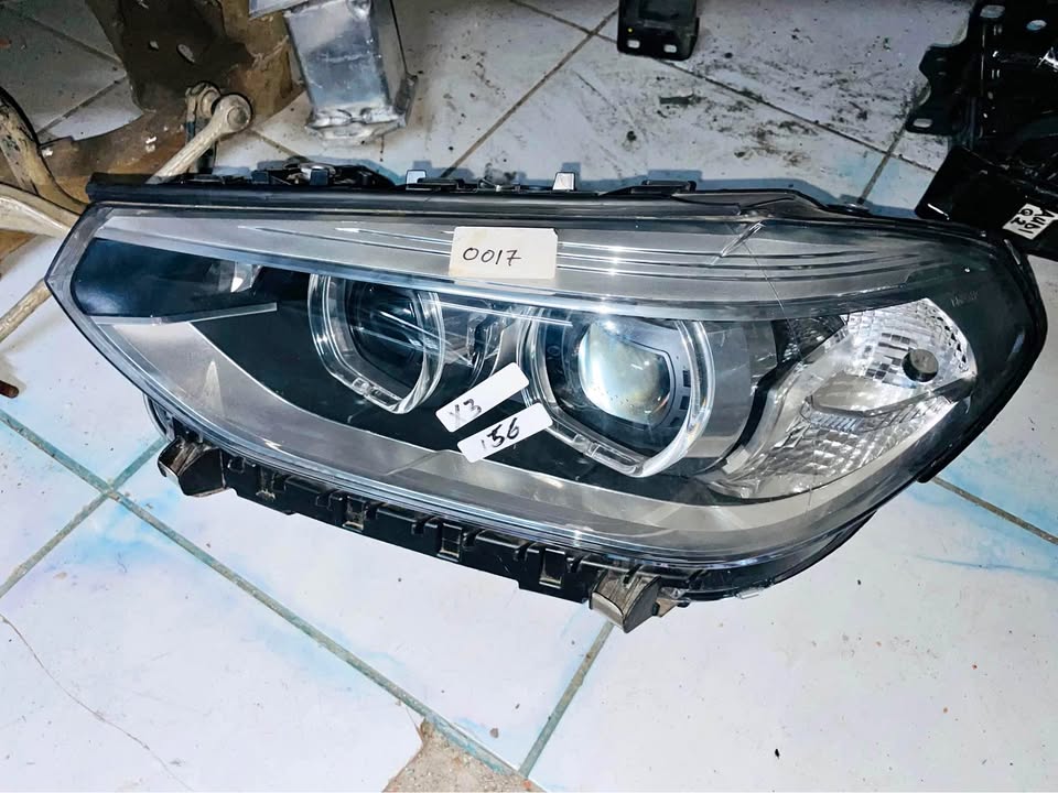 BMW X3 G01 headlight 2018 - Private Seller BMW X3 G01 headlight 2018 - Private Seller
