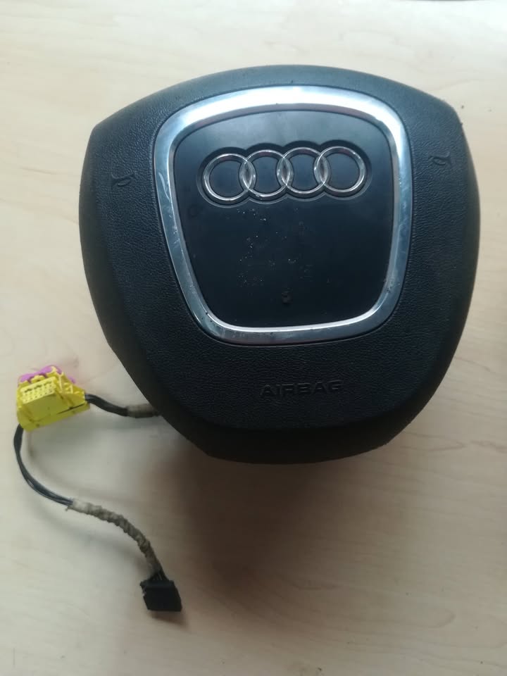 AUDI A4 B7 AIRBAG - Private Seller AUDI A4 B7 AIRBAG - Private Seller