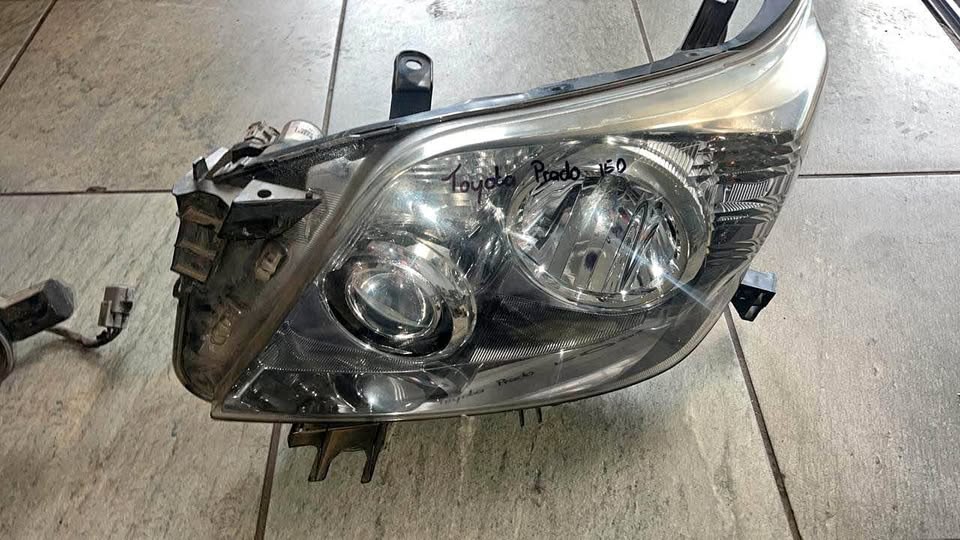 Toyota Prado j150 Original headlights and main grill available call or WhatsApp - Private Seller