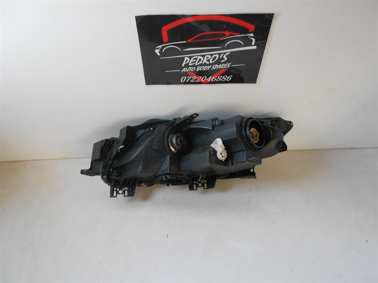 Mazda CX 7 Right Headlight