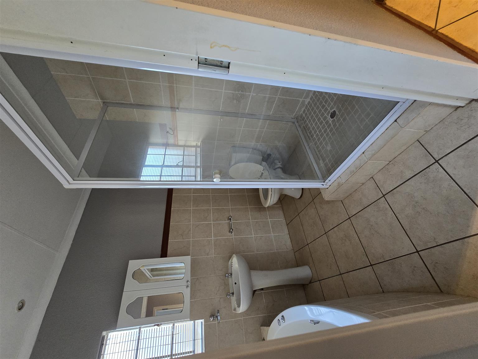 2 Bedroom duplex to rent in 24 hour security complex in Annlin ...