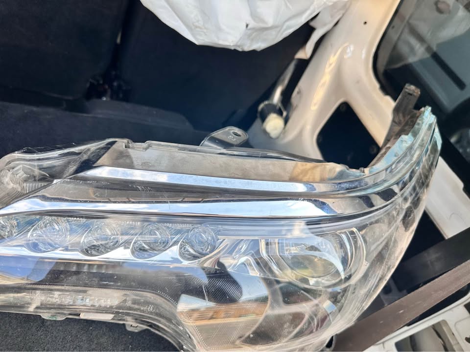 Toyota fortuner led left and right headlight - Private Seller Toyota fortuner led left and right headlight - Private Seller