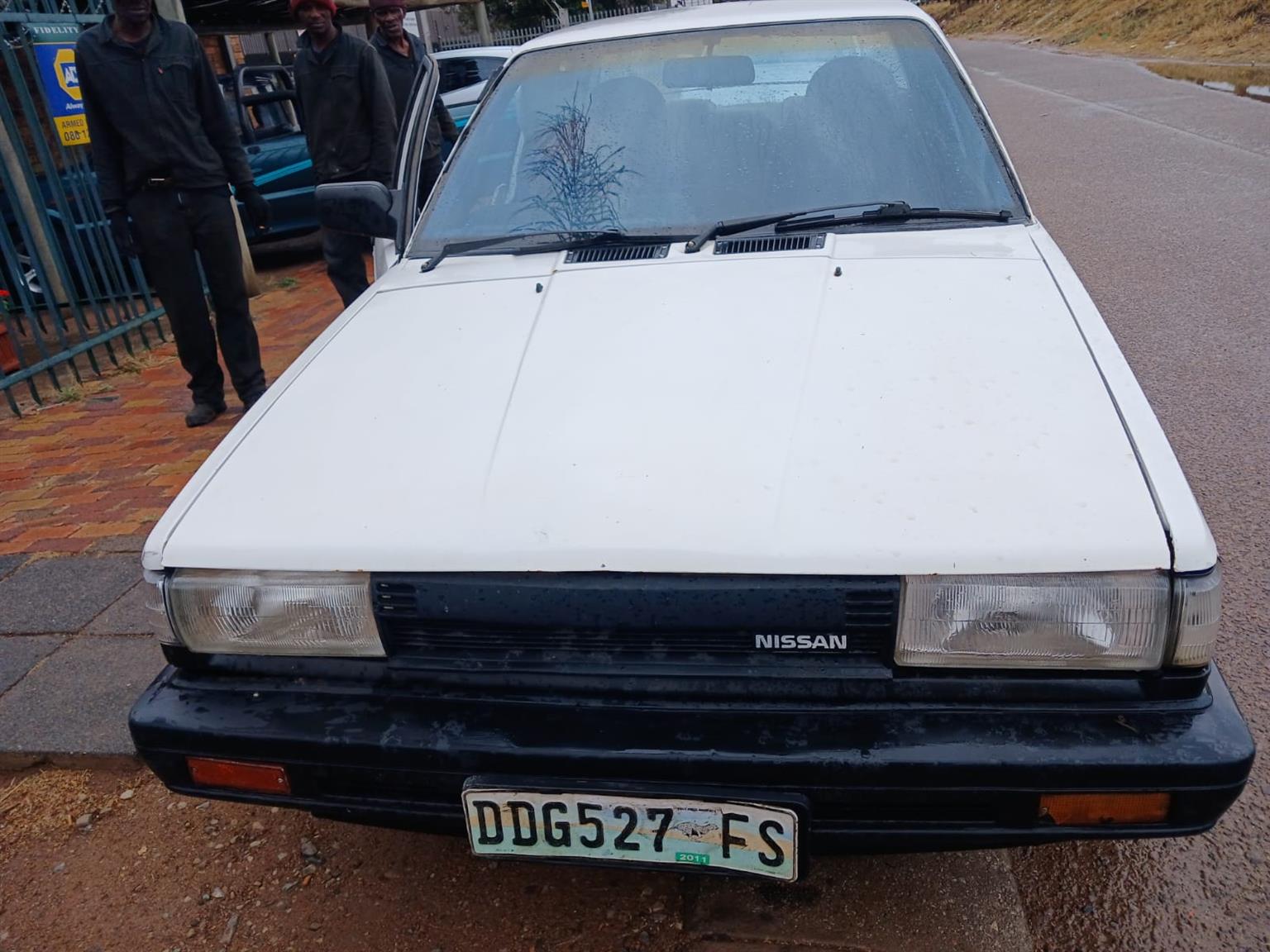NISSAN SENTRA BOX SHAPE 1500 E25 FOR STRIPPING FOR SALE CALL FOR INFO - Private Seller