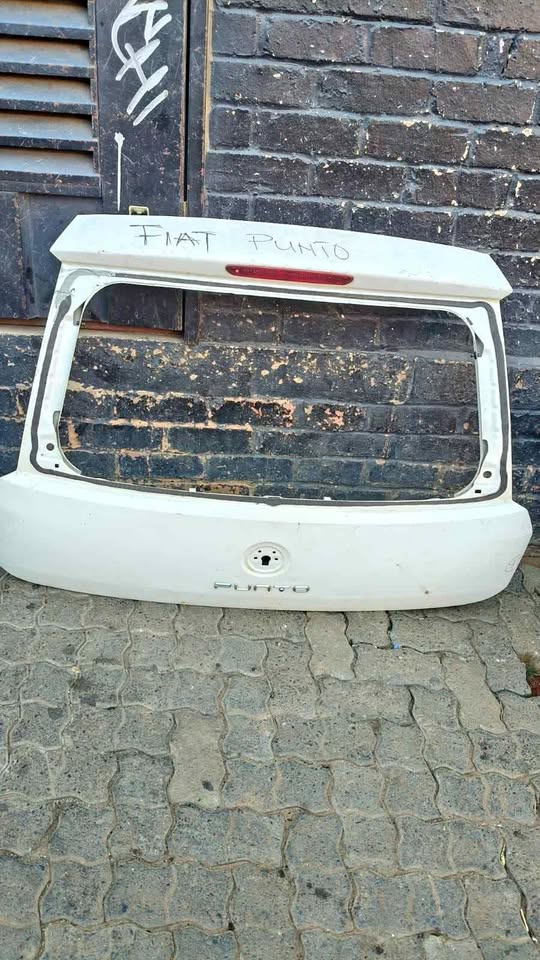 Fiat Punto tailgate - Private Seller Fiat Punto tailgate - Private Seller