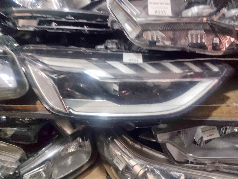 Audi A4 B9 right headlight - Private Seller Audi A4 B9 right headlight - Private Seller