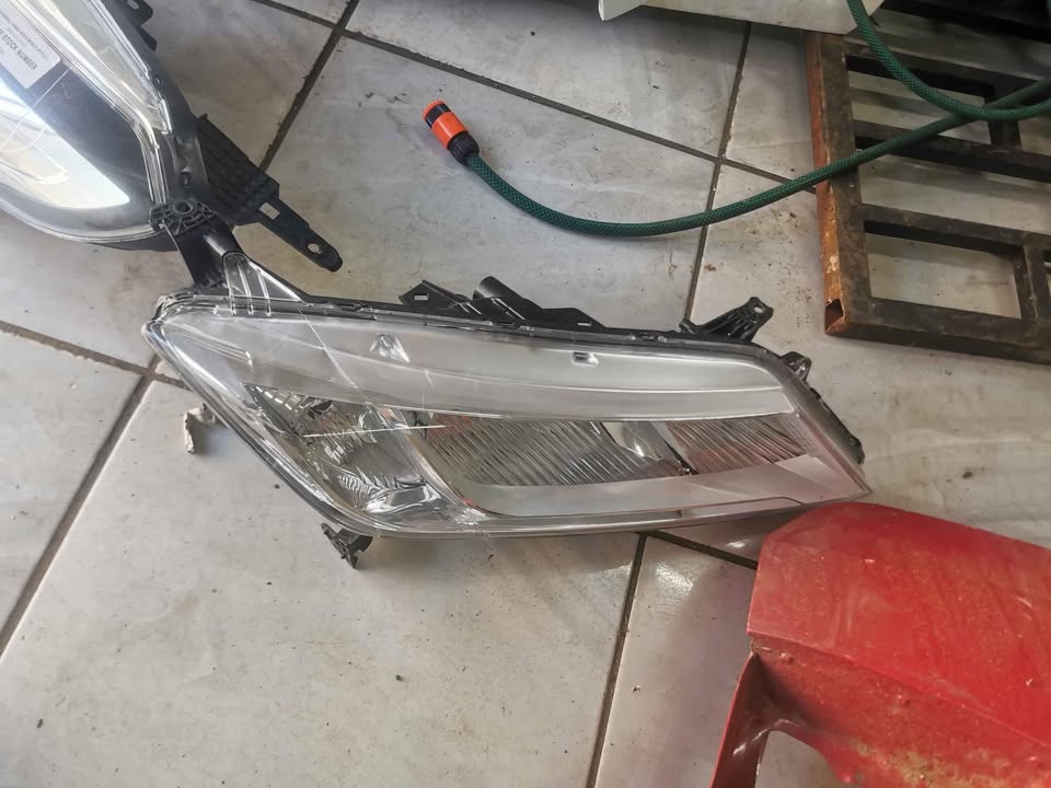Right side headlight for Honda ballade - Private Seller Right side headlight for Honda ballade - Private Seller