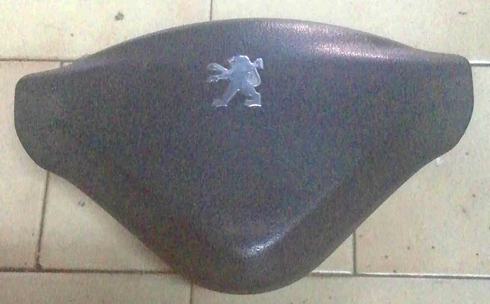 Peugeot 207 steering wheel airbag
