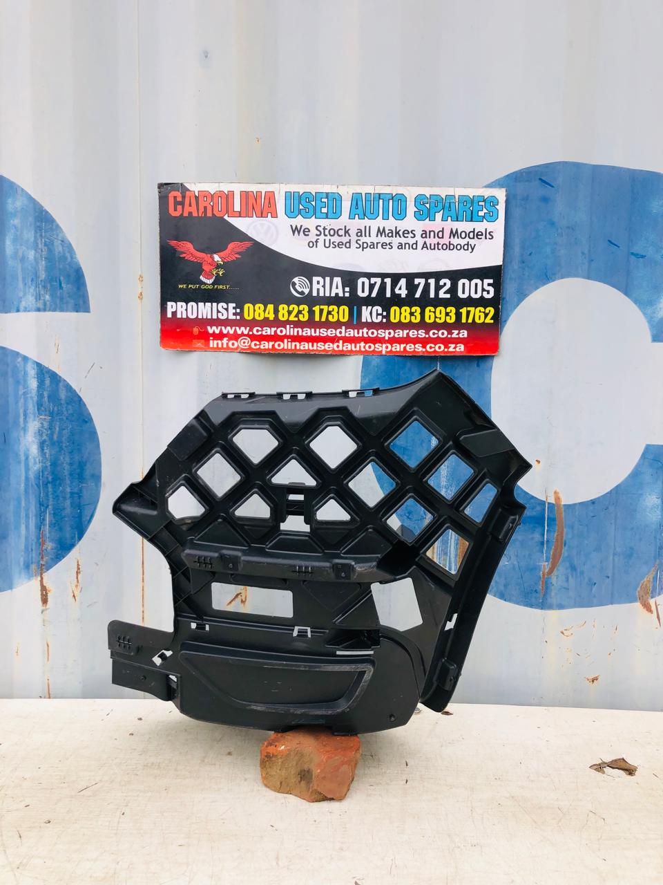 VW Transporter T6 front left bumper bracket (2015-2023) - Private Seller VW Transporter T6 front left bumper bracket (2015-2023) - Private Seller