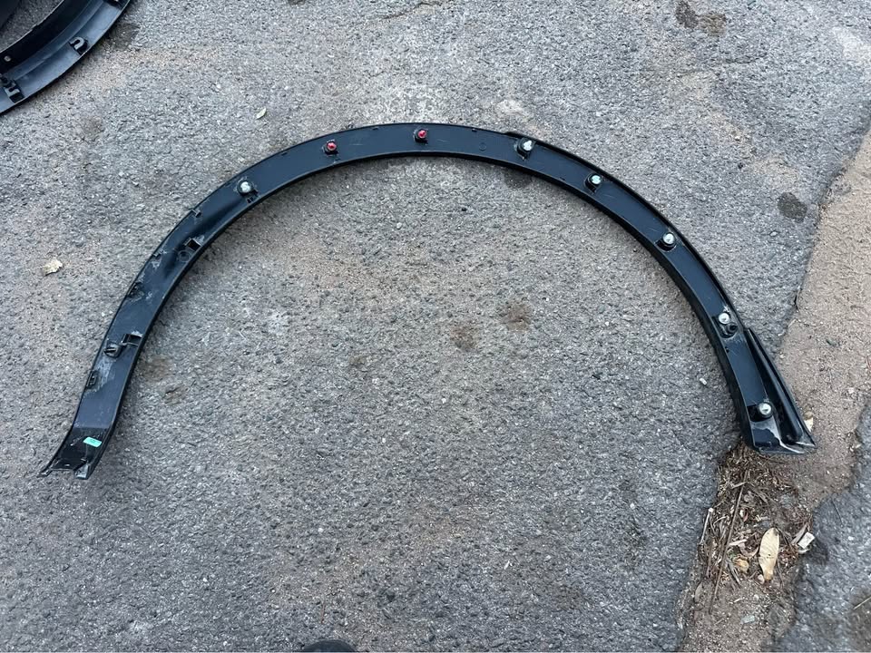 2019 RENAULT KADJAR REAR left SIDE WHEEL ARCH LINER TRIM R - Private Seller 2019 RENAULT KADJAR REAR left SIDE WHEEL ARCH LINER TRIM R - Private Seller