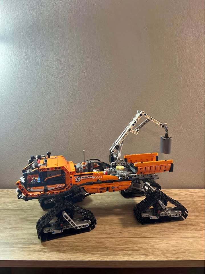 Very Rare LEGO 42038 Technic Arctic Truck.