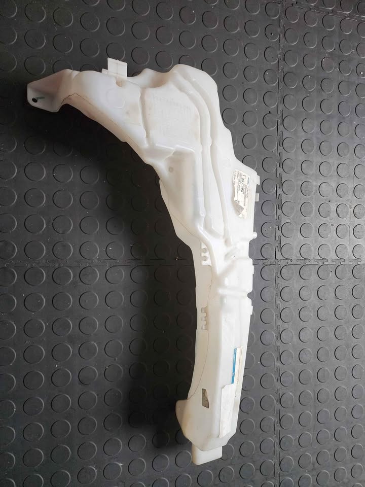 FORD FOCUS MK2 WINDSCREEN WASHER BOTTLE - OEM - Private Seller FORD FOCUS MK2 WINDSCREEN WASHER BOTTLE - OEM - Private Seller