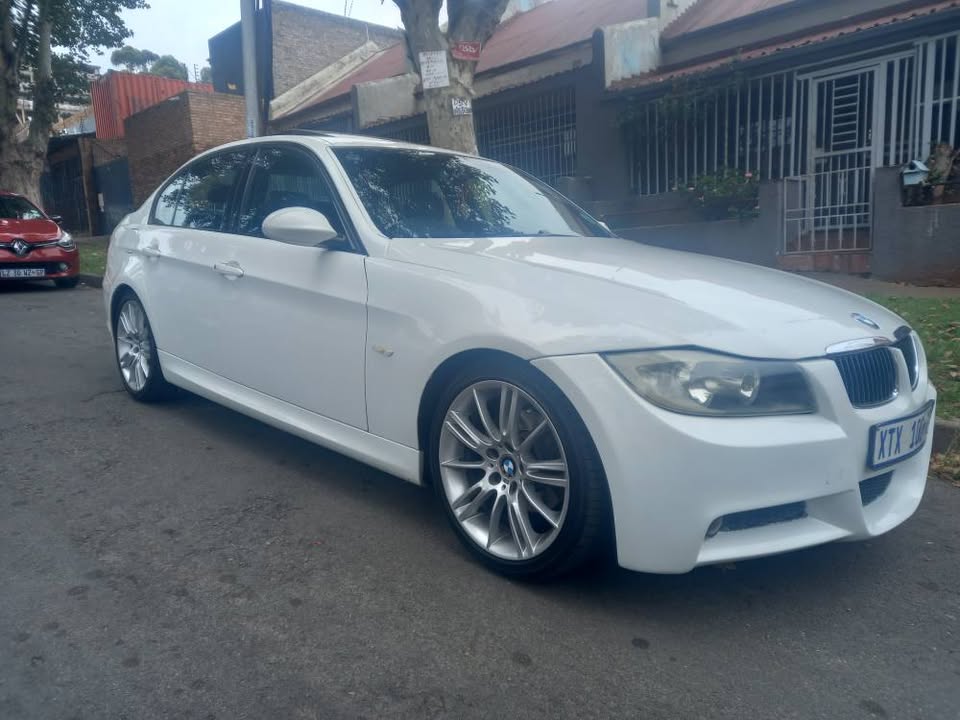 VERY CLEAN NEAT 2009 BMW F90 MANUAL, WHITE,