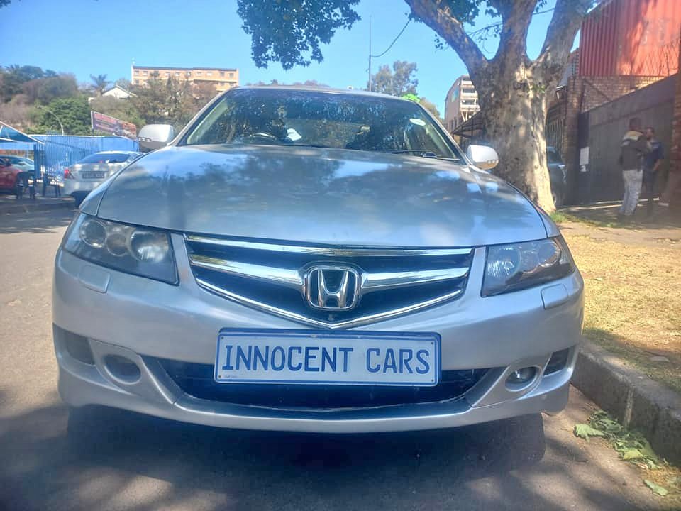 2006 HONDA ACCORD SEDAN 2.4 PETROL, AUTOMATIC, SILVER COLOR
