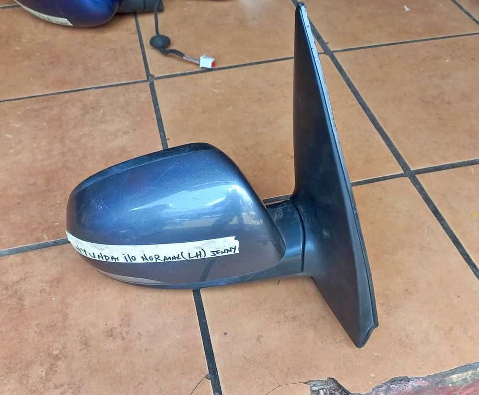 Hyundai i10 Door Sidemirror Rightside Call or Dm - Private Seller Hyundai i10 Door Sidemirror Rightside Call or Dm - Private Seller