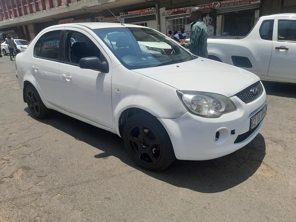 2014 FORD IKON 1.6 MANUAL 82000KM EXCELLENT CONDITION