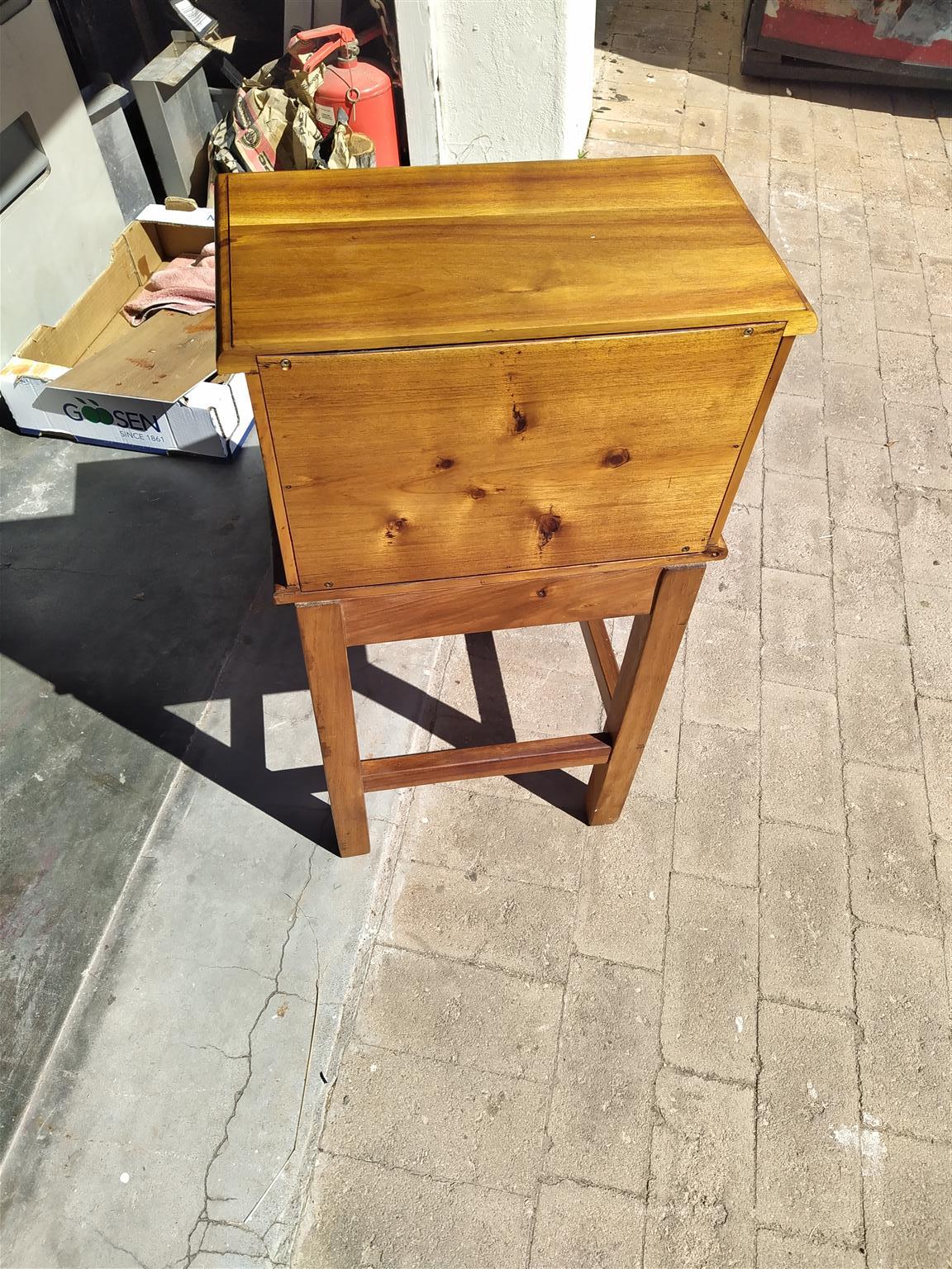 Swarthout Telephone Rack