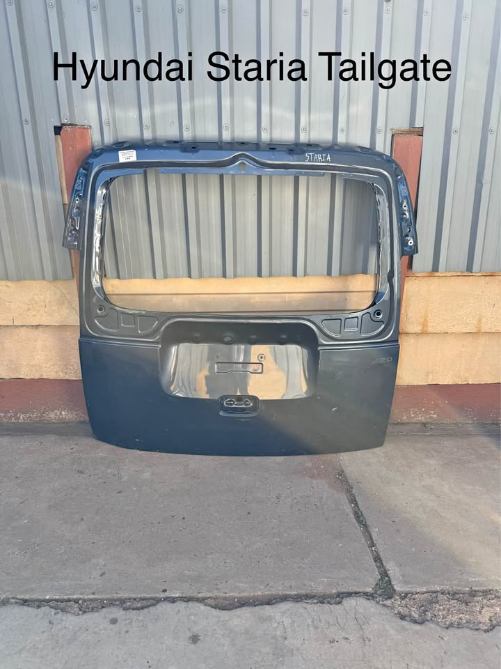 Hyundai Staria Tailgate Boot Lid - Private Seller Hyundai Staria Tailgate Boot Lid - Private Seller
