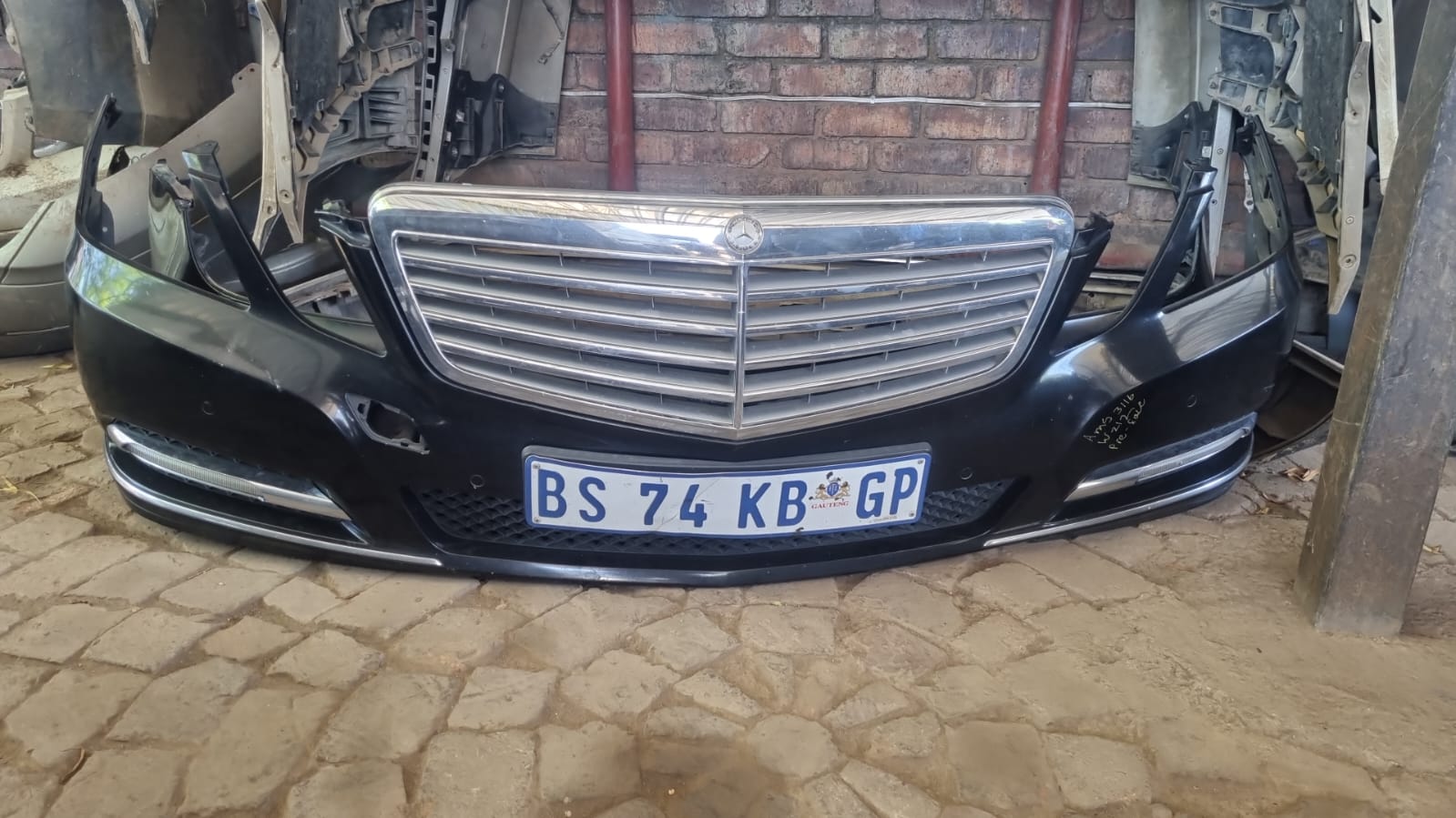"Used Mercedes W212 E250 Grille for sale - Private Seller "Used Mercedes W212 E250 Grille for sale - Private Seller