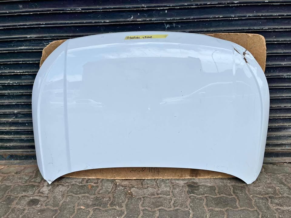 Hyundai Venu Bonnet - Private Seller Hyundai Venu Bonnet - Private Seller