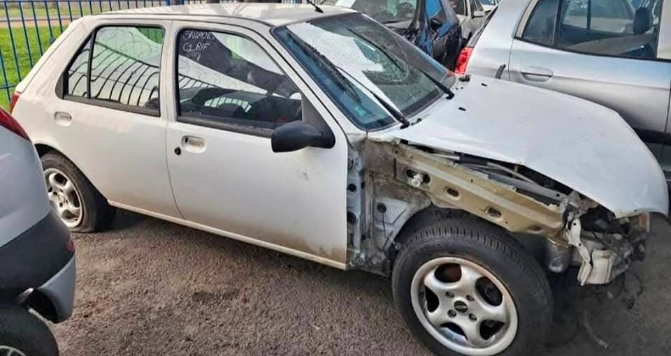 FORD FIESTA FLAIR STRIPPING FOR SPARE/PARTS