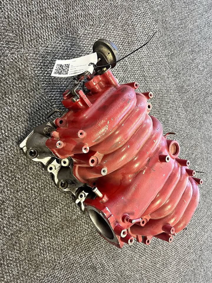 Nissan 4.5 V8 VK45 Intake Manifold