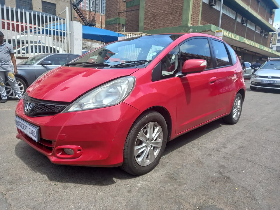 2013 HONDA JAZZ 1.6 PETROL, AUTOMATIC TRANSMISSION, RED COLOUR