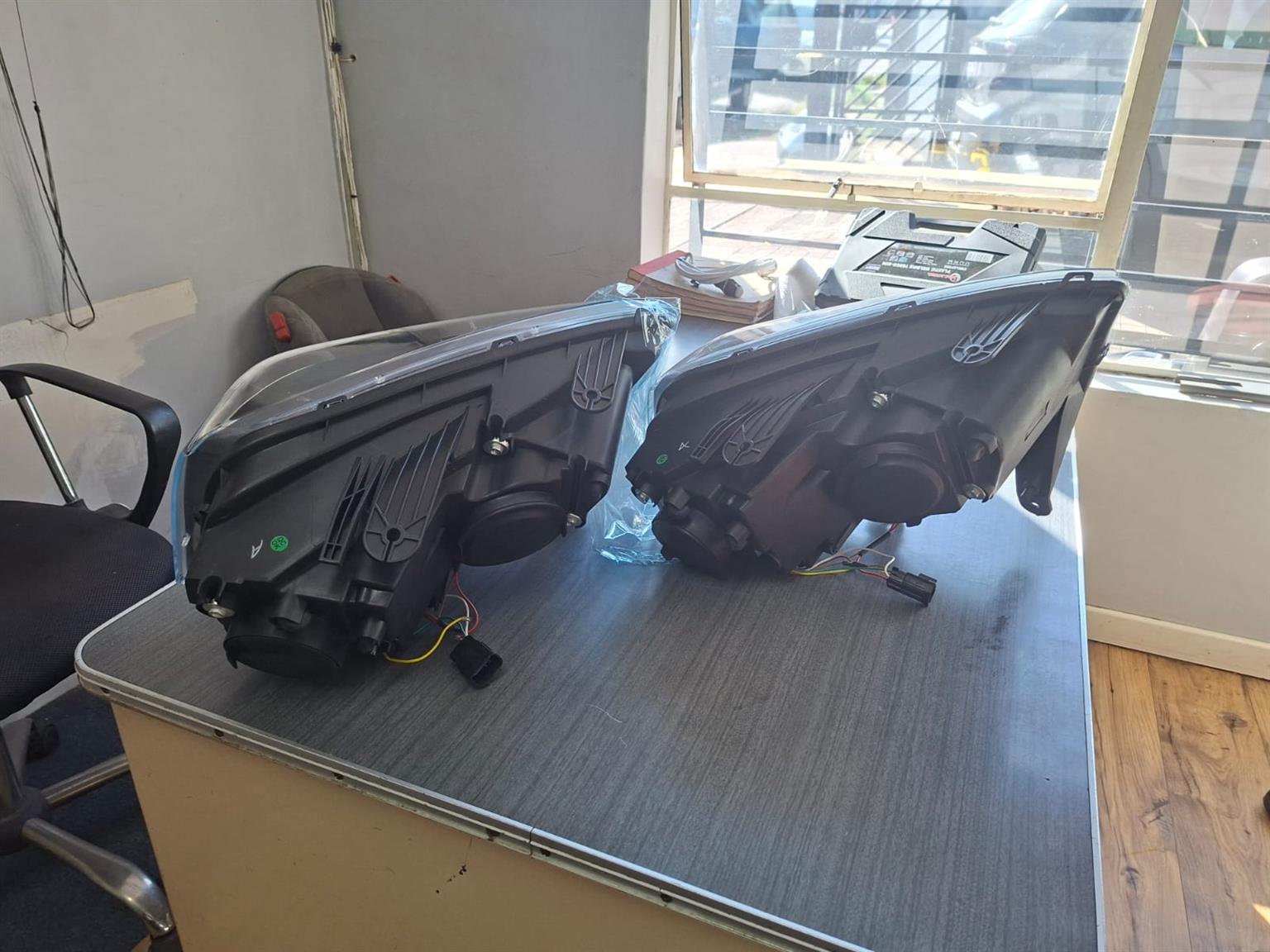 Mahindra Pik Up S4 Refresh headlight (Brand new) - Private Seller