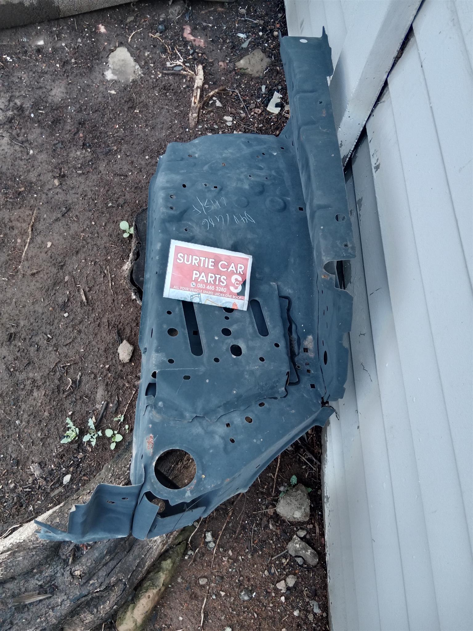 Hilux D4D left front inner fender tray for sale - Private Seller Hilux D4D left front inner fender tray for sale - Private Seller