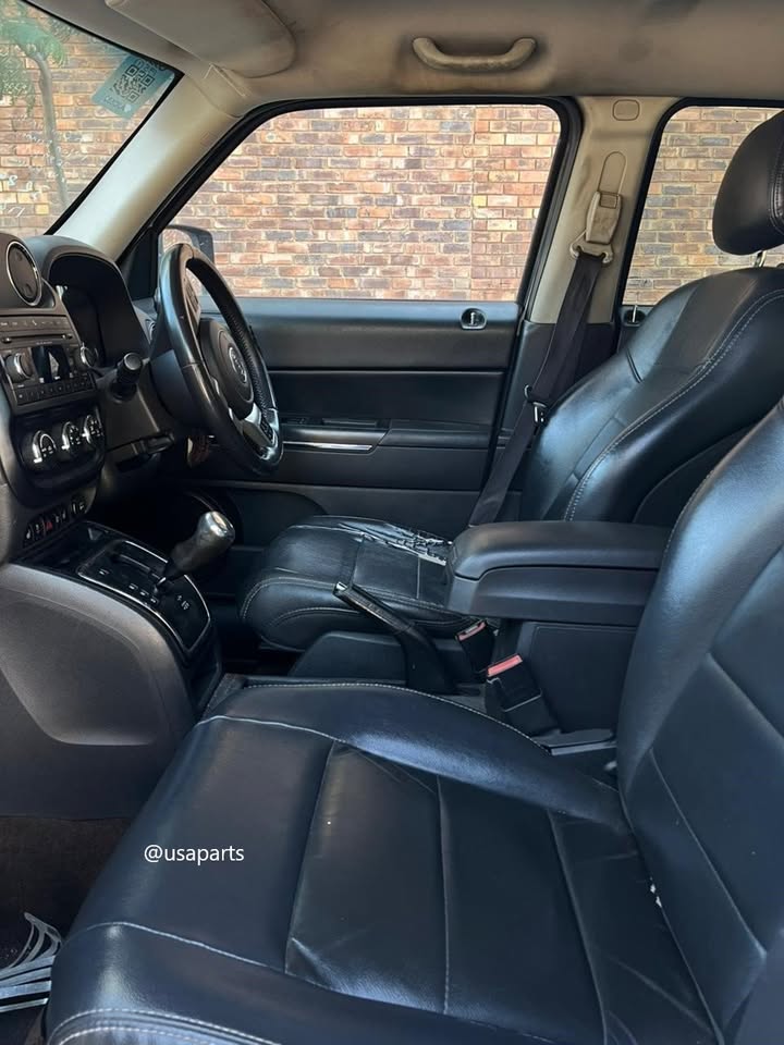 2015 Jeep Patriot 2.4 Automatic Petrol stripping for interior parts - Private Seller