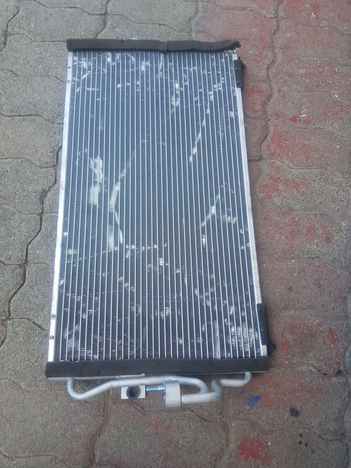 HYUNDAI SONATA  CONDENSER - Private Seller HYUNDAI SONATA  CONDENSER - Private Seller