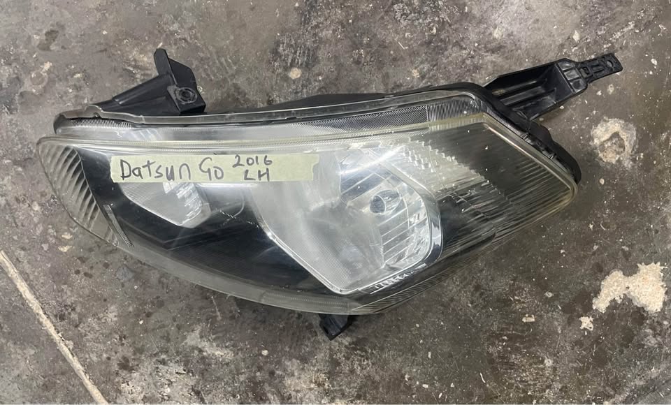 Datsun Go 2016 headlight Leftside Call or dm - Private Seller