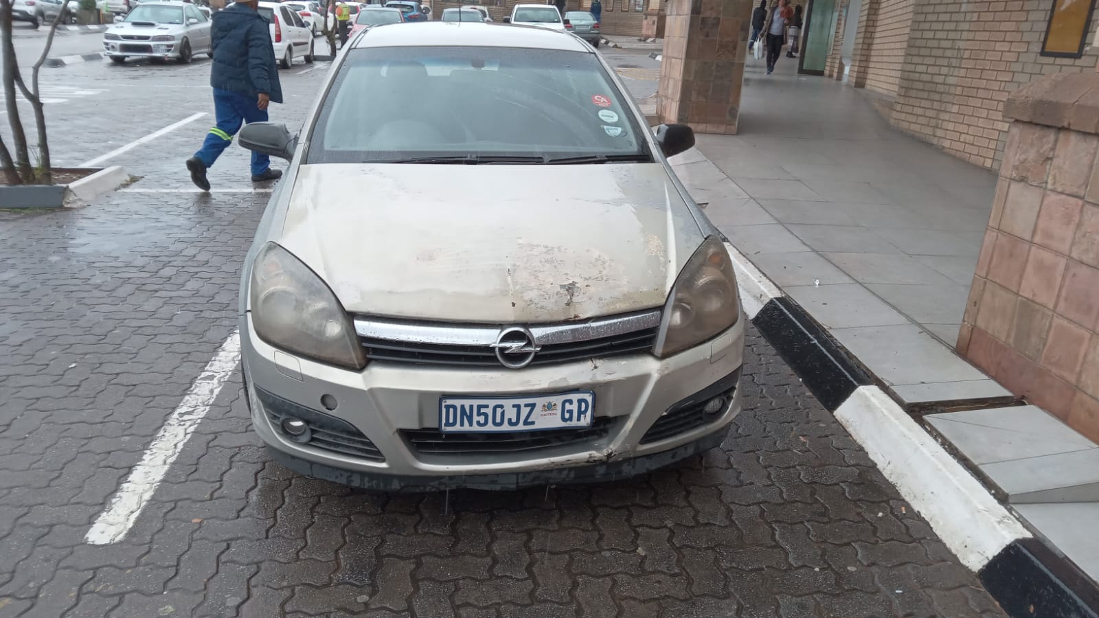 Opel astra 1.6. It is a 2009