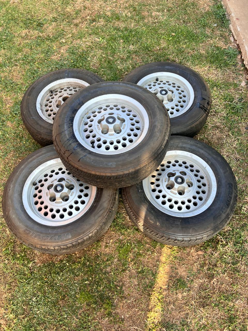 Jaguar XJ6, 5 rims and brand new tyres 205/70R 15inch - Private Seller Jaguar XJ6, 5 rims and brand new tyres 205/70R 15inch - Private Seller