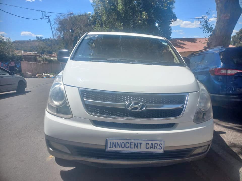 2011 HYUNDAI H1 BUS 2.5 CRDI DIESEL, MANUAL, WHITE COLOR, MILEAGE 182000KMS