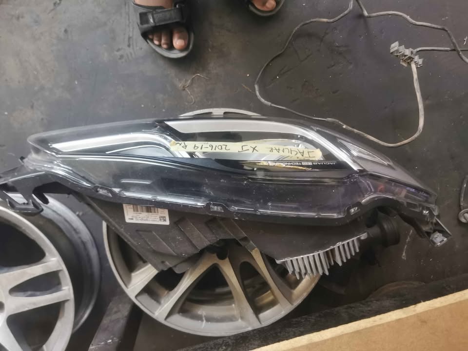 Jaguar XJ right headlight 2016 to 2019 - Private Seller Jaguar XJ right headlight 2016 to 2019 - Private Seller