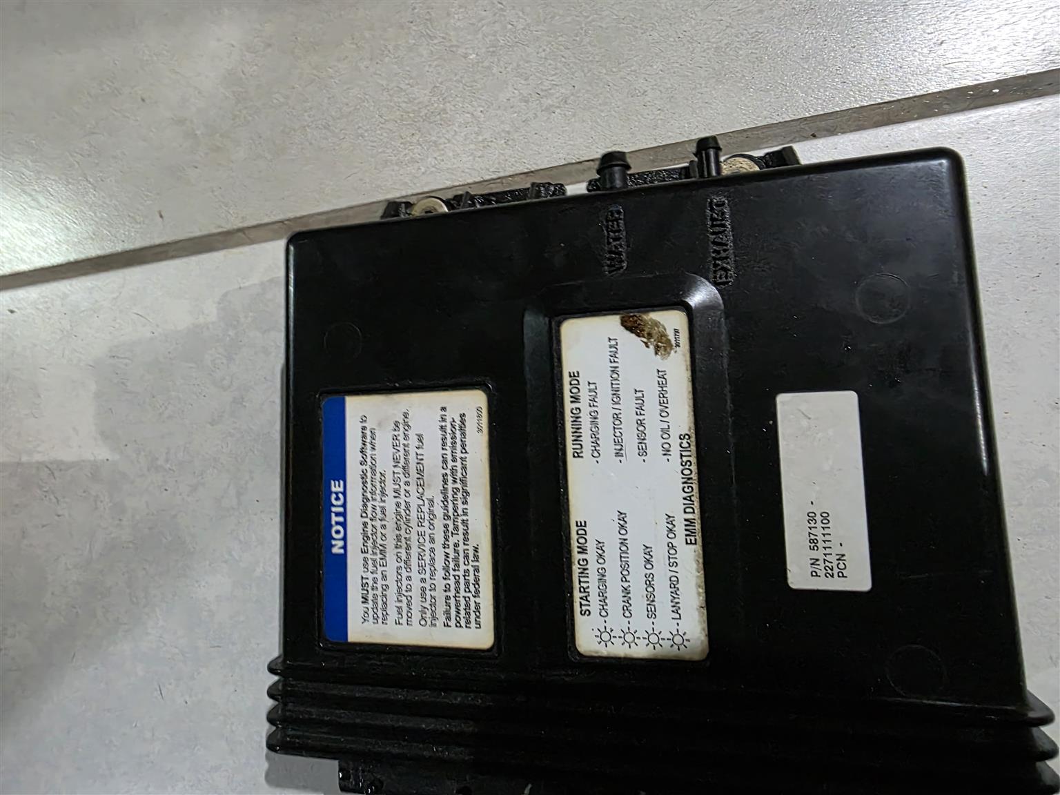 Evinrude etec 130hp x4 breaking up for spares 3 running condition