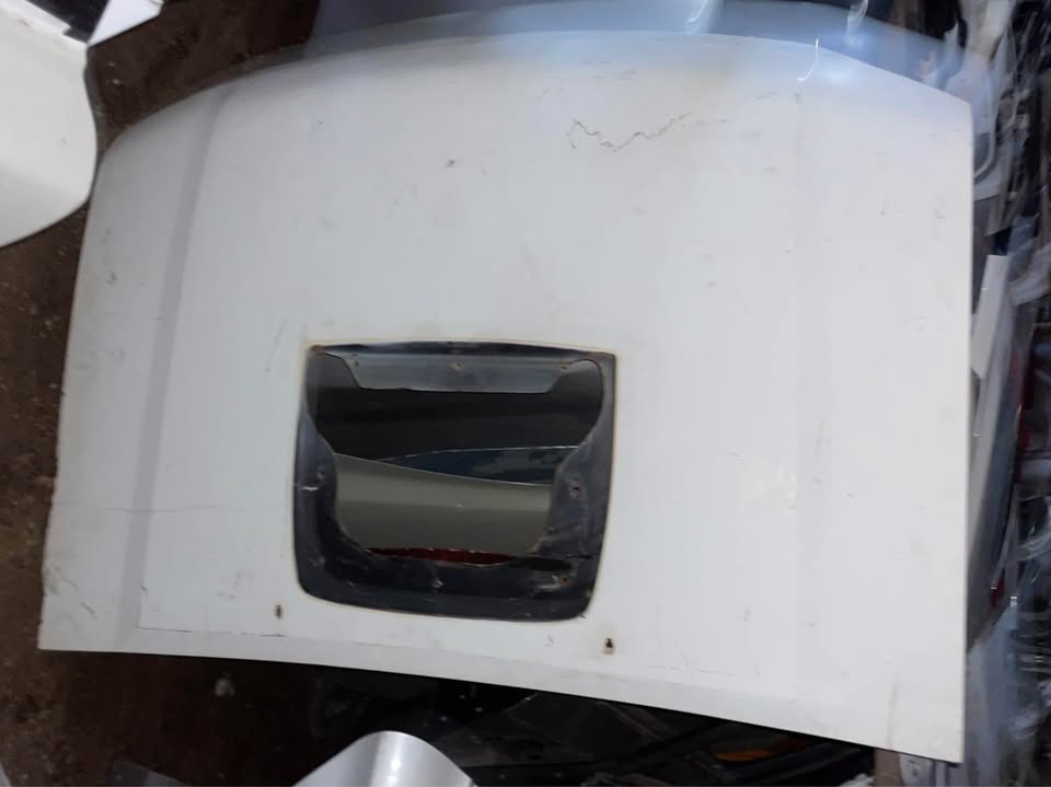 NISSAN NP300 bonnet - Private Seller NISSAN NP300 bonnet - Private Seller