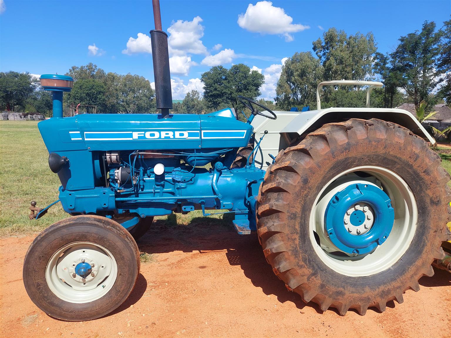 Ford 7600 Tractor for sale