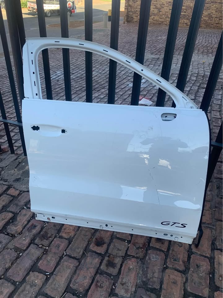 Porsche Cayenne Gts right front door - Private Seller Porsche Cayenne Gts right front door - Private Seller