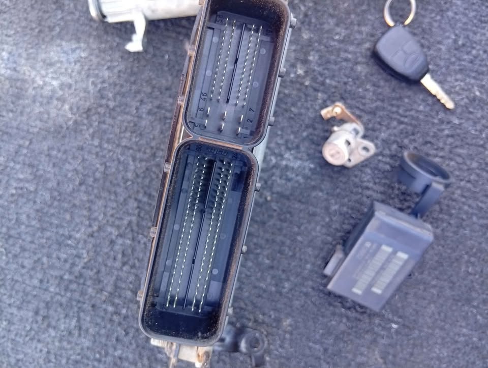 Chrysler Sebring  complete lockset for sale