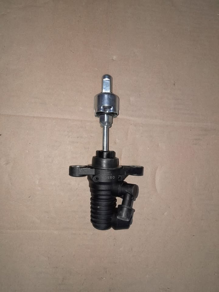 TOYOTA FORTUNER HILUX MASTER CYLINDER FOR SALE - Private Seller TOYOTA FORTUNER HILUX MASTER CYLINDER FOR SALE - Private Seller