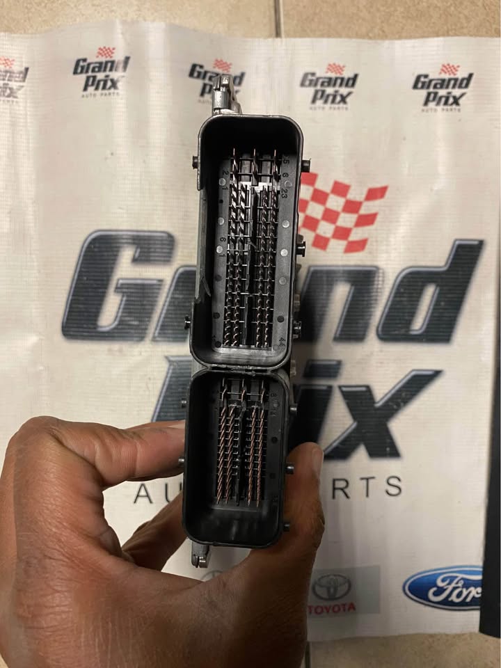 BMW 1 Series and 3 Series MSV70 5WK98083 computer box - Private Seller