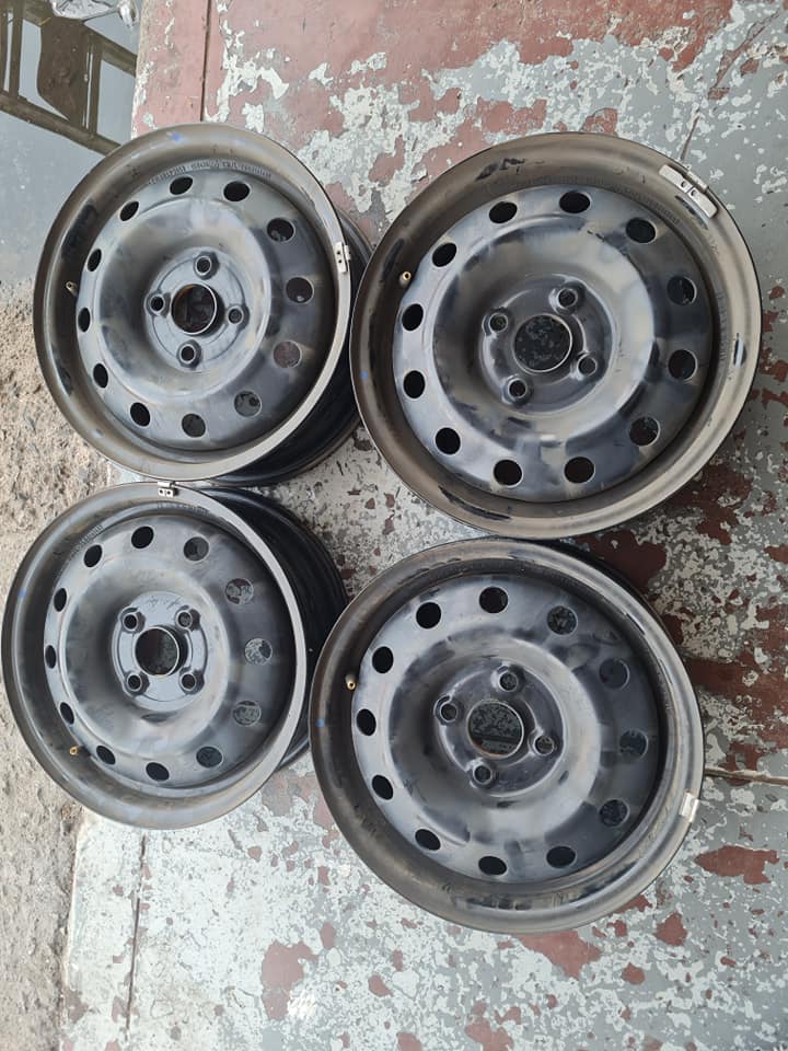 Suzuki swift original stardard steal rims size 14 aset or loose - Private Seller