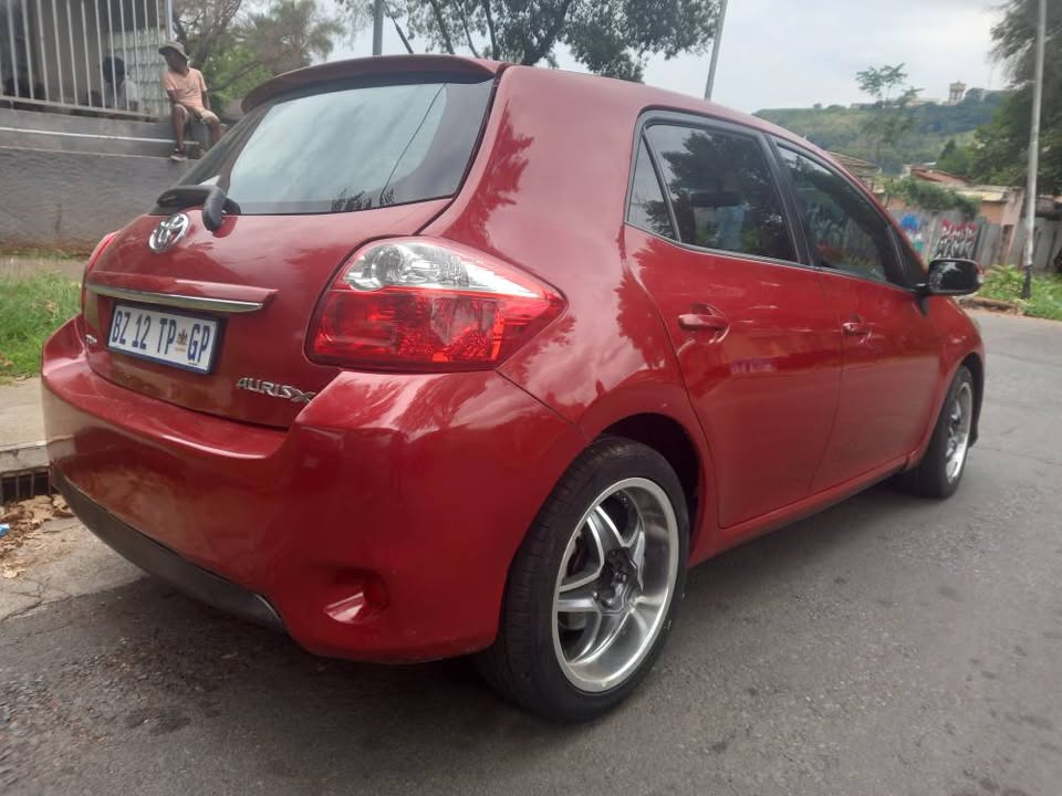 2012 Toyota Auris 1.3 Petrol, Manual, Maroon